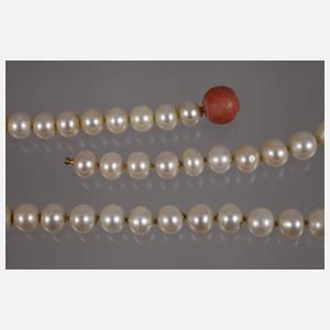 Perlenkette mit Korallenverschluss