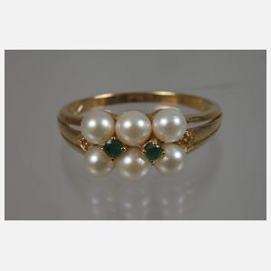 Damenring mit Perlen und Smaragden