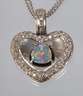 Herzanhänger mit Edelopal und Diamanten