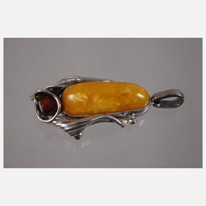 Drei Teile Bernsteinschmuck