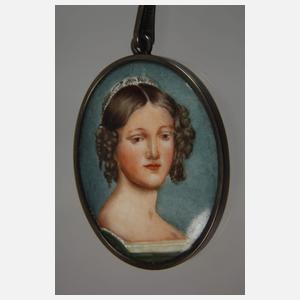 Zwei Schmuckteile mit Porzellanmalerei