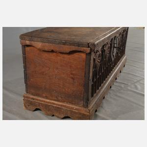 Gotische Truhe