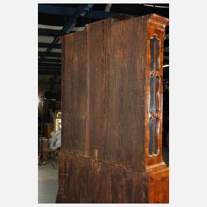 Feiner Vitrinenschreibschrank