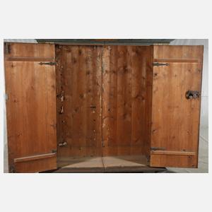 Klassizistischer Bauernschrank