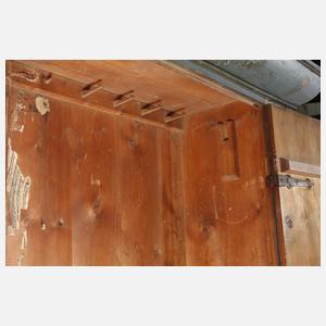 Klassizistischer Bauernschrank