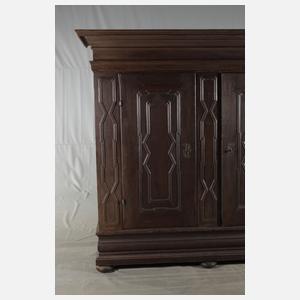 Barocker Weichholzschrank