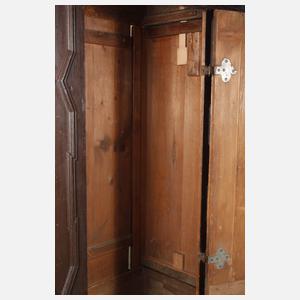 Barocker Weichholzschrank
