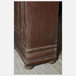 Barocker Weichholzschrank