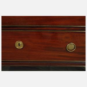 Klassizistische Kommode