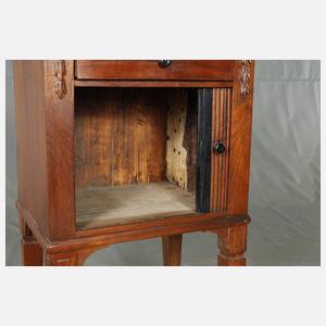 Klassizistischer Nachtschrank