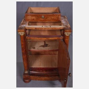 Nachtschrank im Biedermeierstil