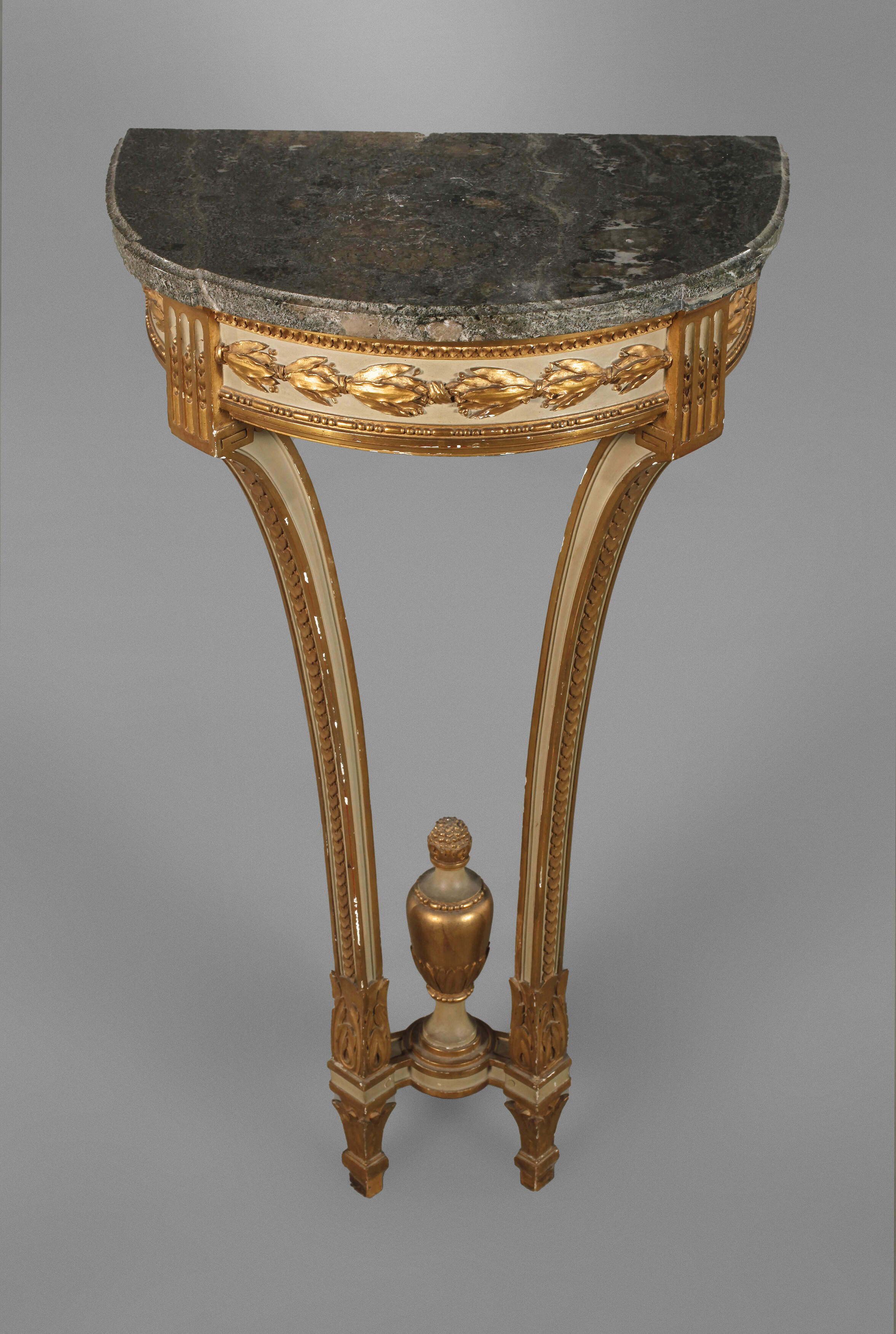 Feine klassizistische Wandkonsole