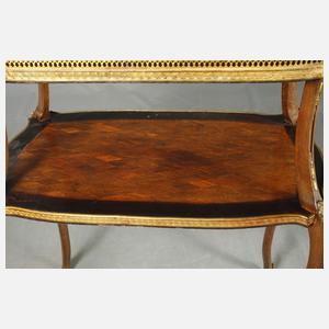 Etagere im Louis Seize-Stil