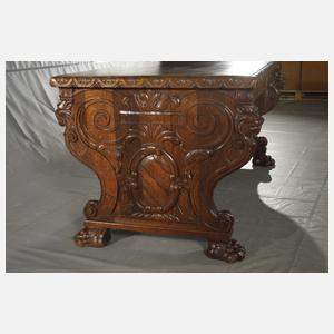 Arbeitszimmer mit Löwentatzen