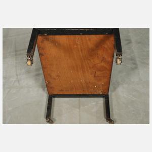 Kleiner Zeitungsständer