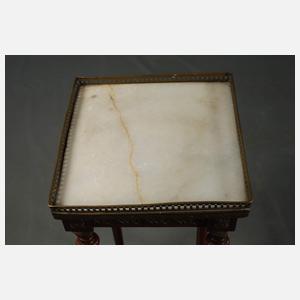 Blumensäule im Louis Seize-Stil