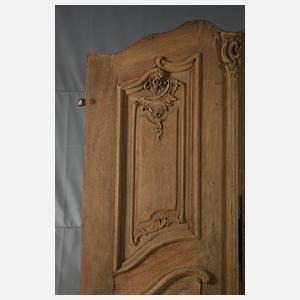 Barocke Haustür mit Bekrönung