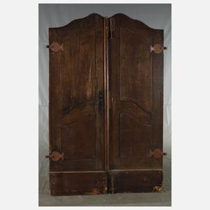 Barocke Haustür mit Bekrönung