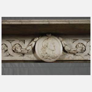 02ZKlassizistische Kamineinfassung