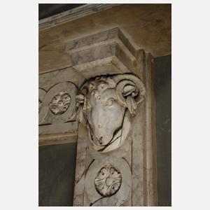 02ZKlassizistische Kamineinfassung