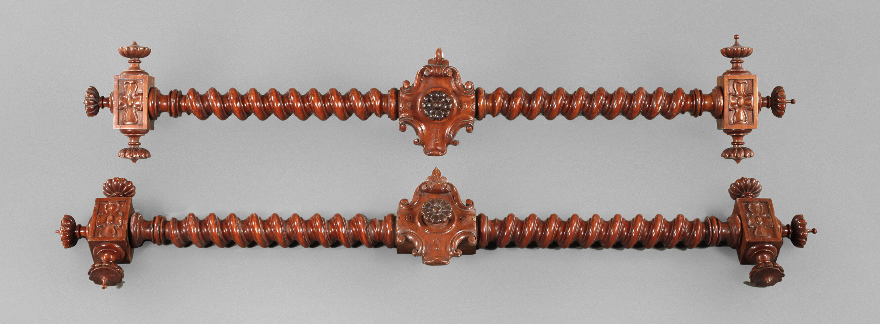 Paar Zierelemente Historismus