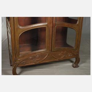 Große Jugendstil-Vitrine