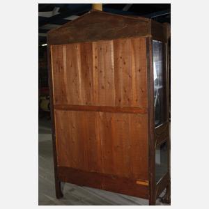 Große Jugendstil-Vitrine