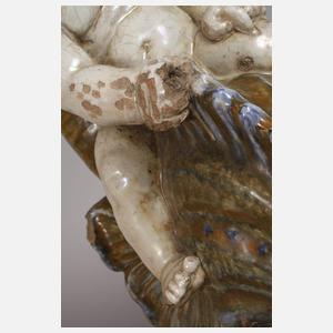 Großer Tischbrunnen Putto auf Fisch reitend