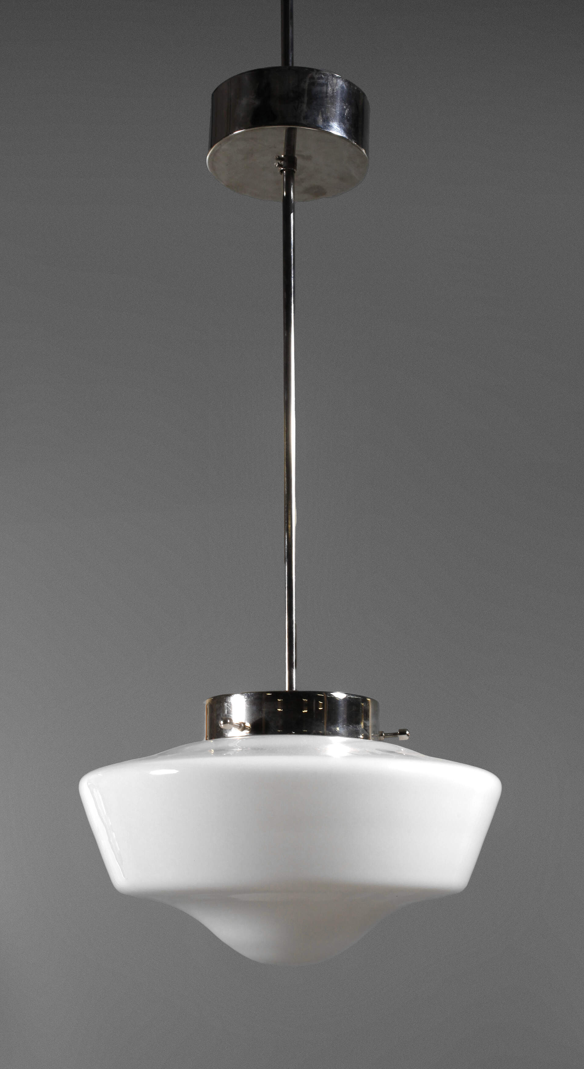 Hängeleuchte im Bauhausstil