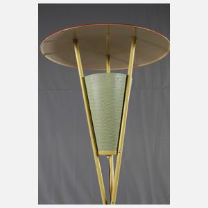 Stehlampe in Tütenform