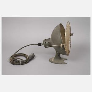 Vier Industrie-Wandlampen