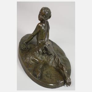 Faun mit Schmetterling