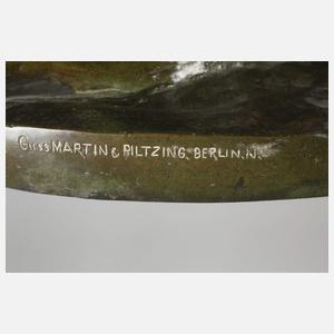 Faun mit Schmetterling