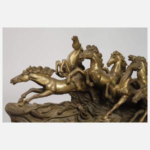 Acht stürmende Pferde