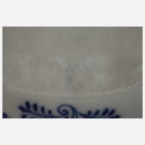 Meissen Deckelterrine "Zwiebelmuster"