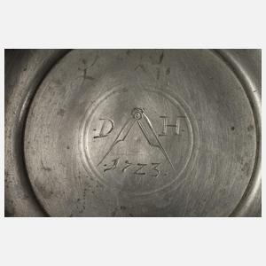 Übergroßer Berliner Fayencewalzenkrug