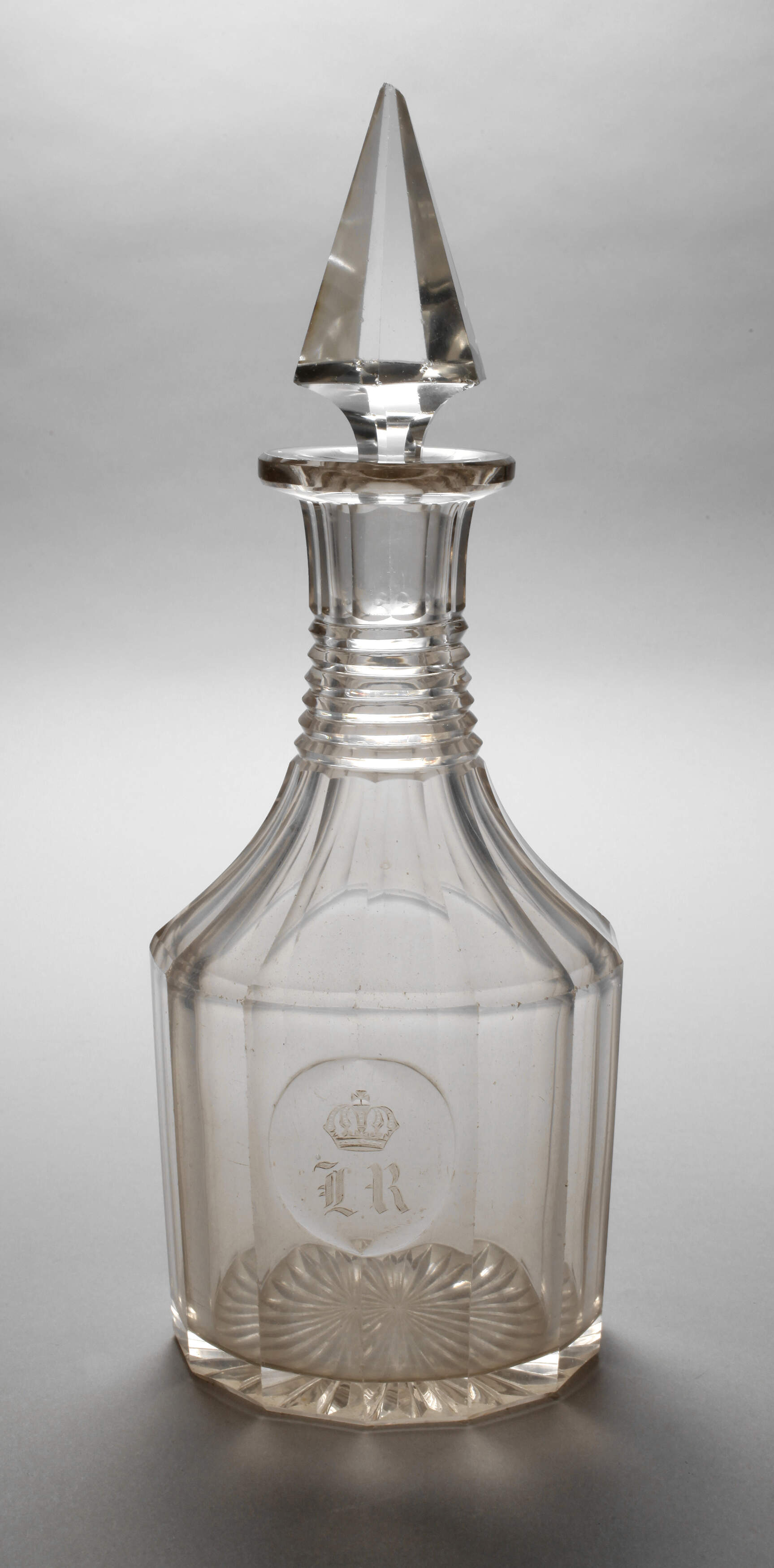 Glaskaraffe aus Adelsbesitz