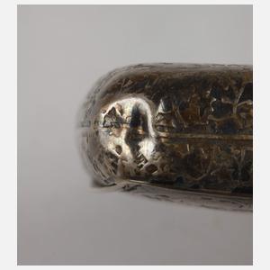 Silberdose mit Goldeinlagen und Adelskrone