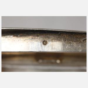 Silberdose mit Goldeinlagen und Adelskrone