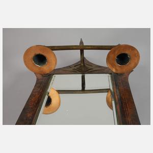 Wandspiegel mit zwei Kerzenhaltern