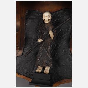 Wandglocke Memento Mori