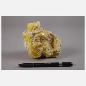 Stufe mit Schwefelkristallen