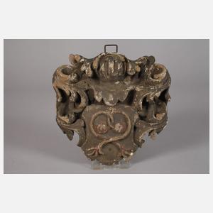 Vier geschnitzte Wappentafeln