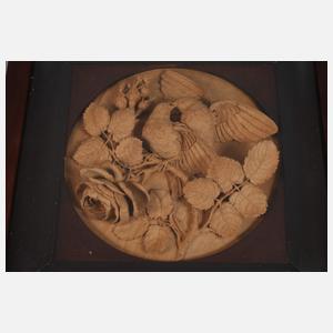 Geschnitztes Wandrelief