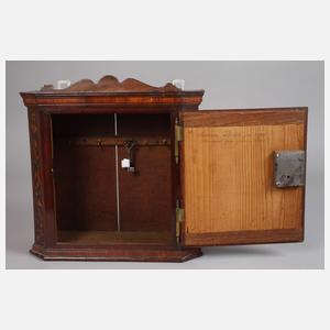 Intarsiertes Wandkästchen