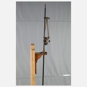 Uhrenpendel mit Stativ