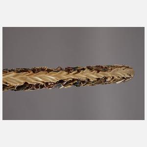 Geschnitzter Stoßzahn