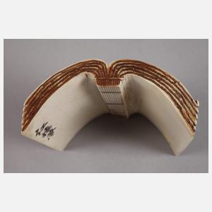 Feine Beinschnitzerei