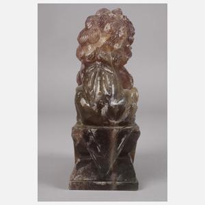 Figürliche Steinschnitzerei