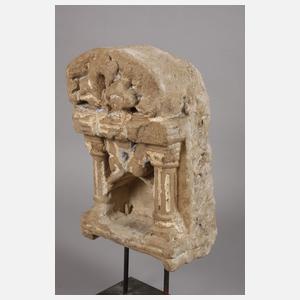 Zwei historische Steinfragmente